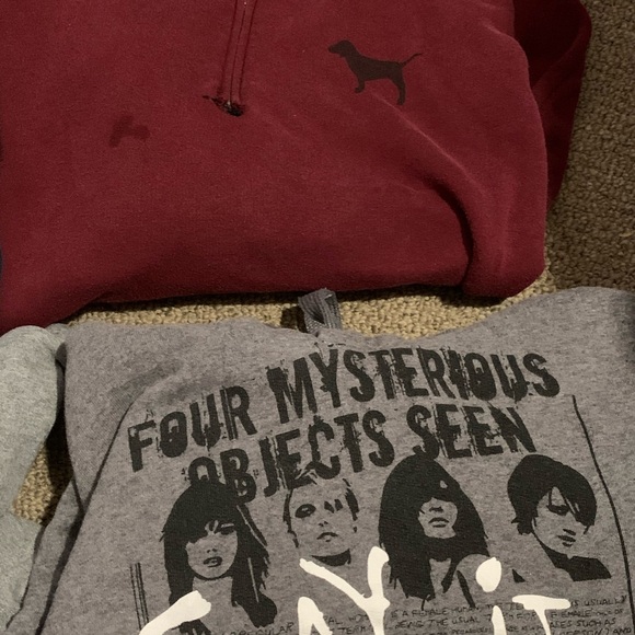 ✨COMBO✨ 4 brand named hoodies all size medium!!! - Picture 3 of 5